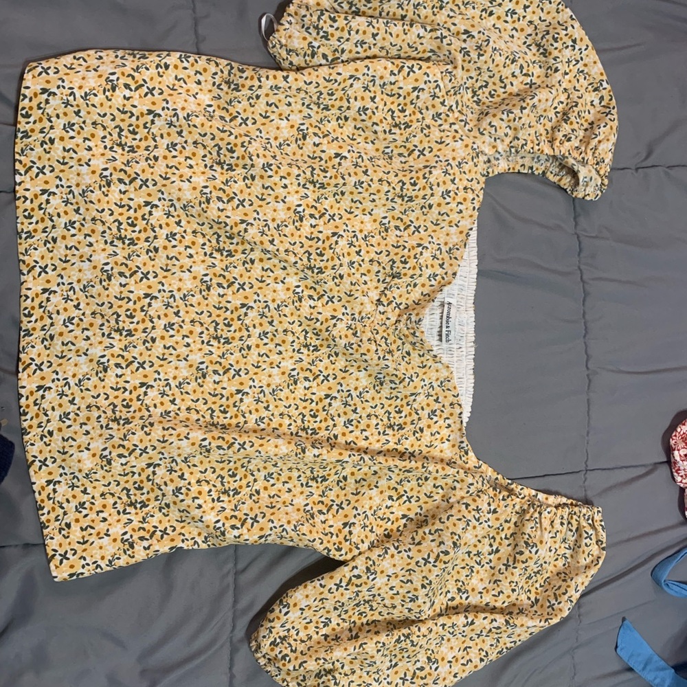 Abercrombie & Fitch Yellow Floral Puff-Sleeve Top